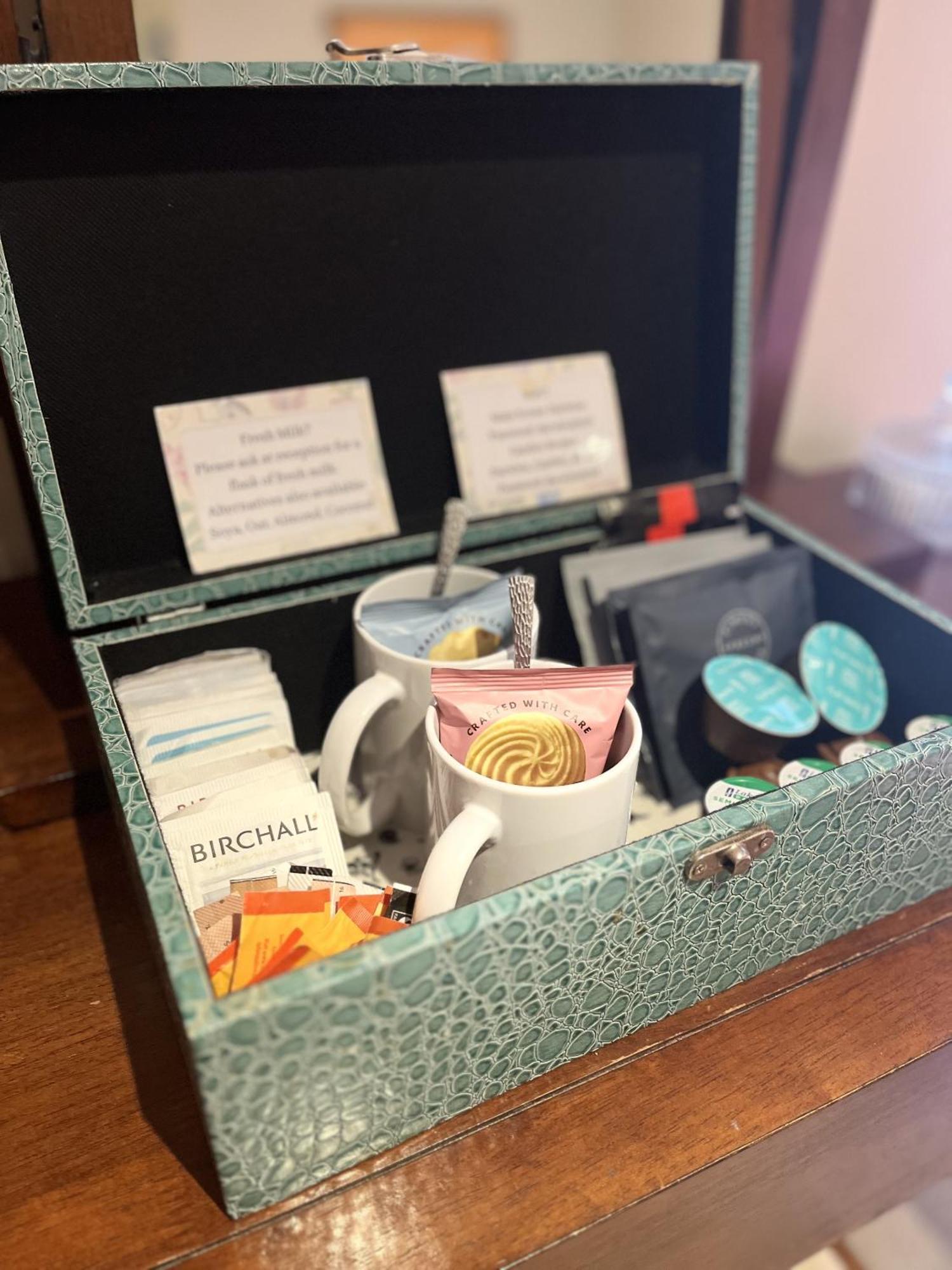 Darwin'S Townhouse Bed and Breakfast Shrewsbury Rum bild A tea box