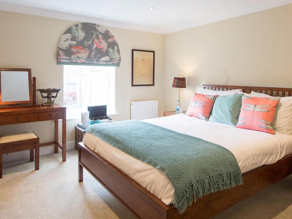 Darwin'S Townhouse Bed and Breakfast Shrewsbury Rum bild A bedroom at The Old Vicarage